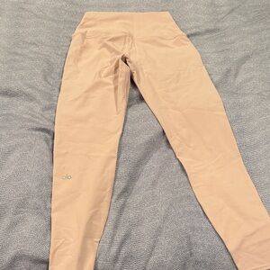 ALO Yoga woman’s pink leggings